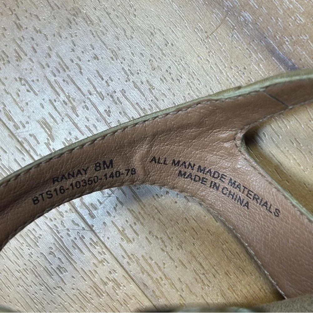 BareTraps Women’s Cream and Tan Sandals Casual Comfort Size 8M